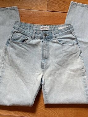 Cotton On Women’s Light Wash Straight Jeans